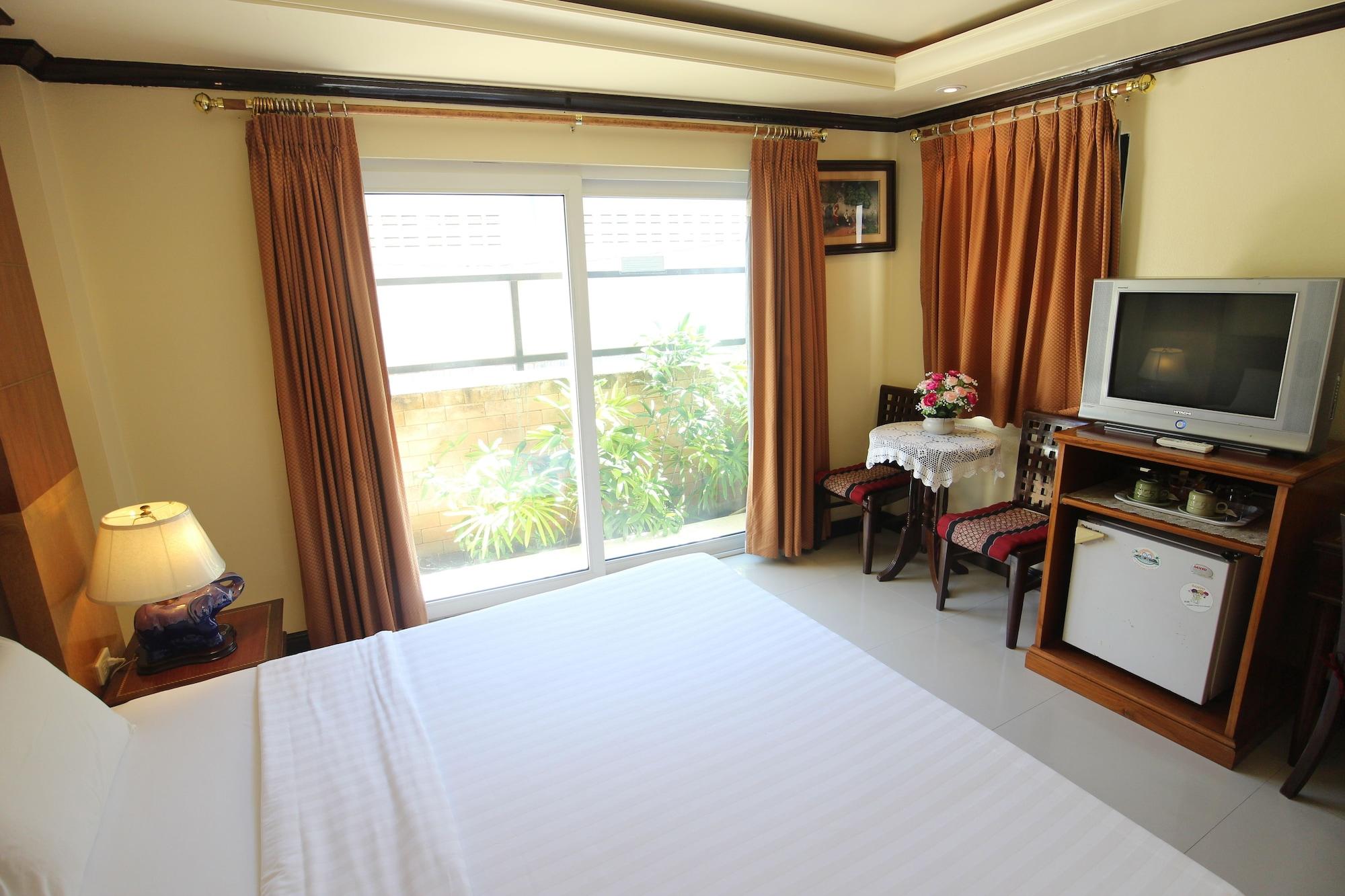 Phi Phi Hotel Exterior photo