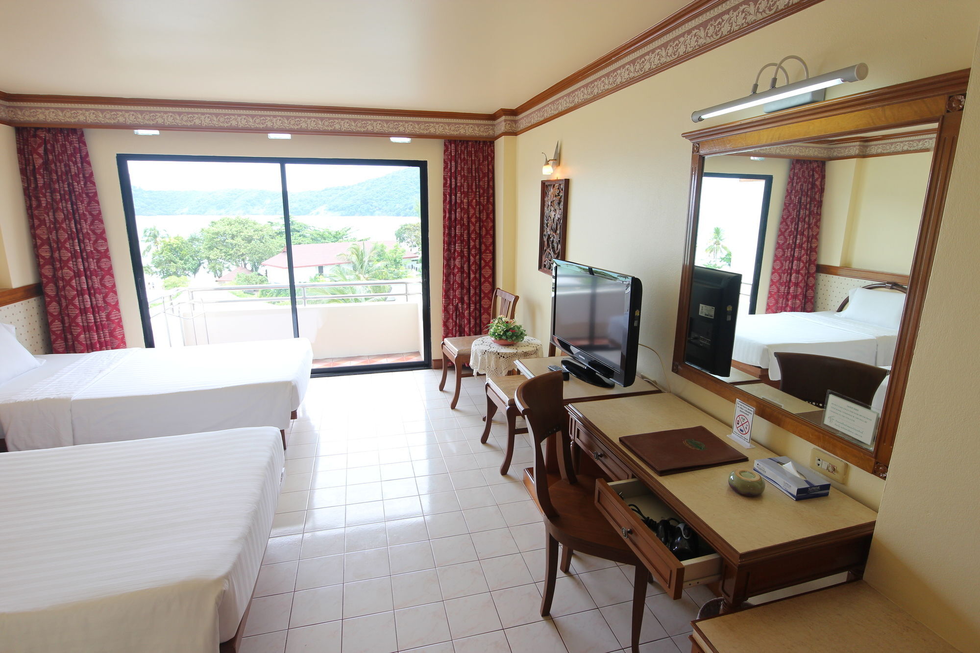 Phi Phi Hotel Exterior photo