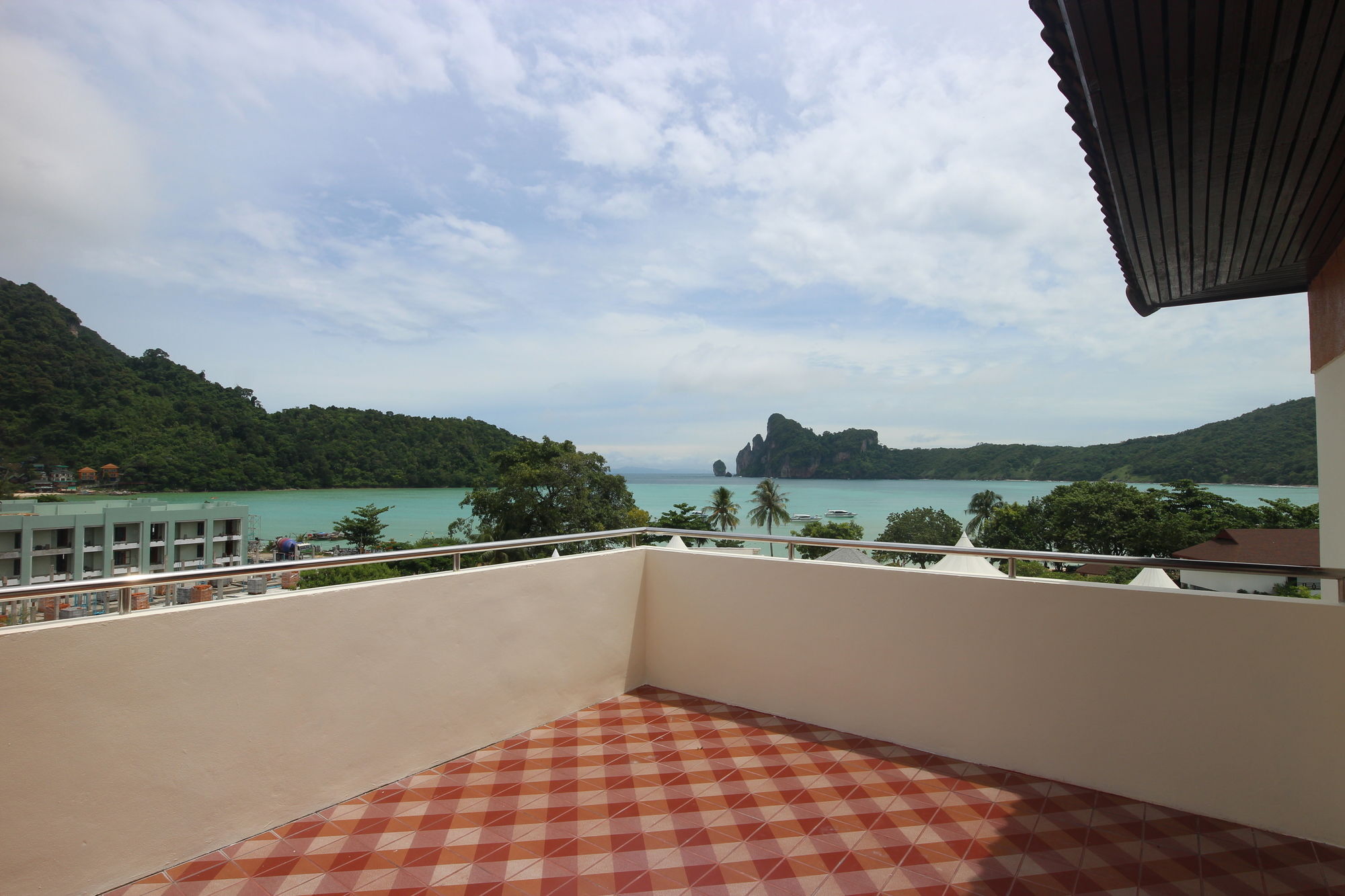 Phi Phi Hotel Exterior photo